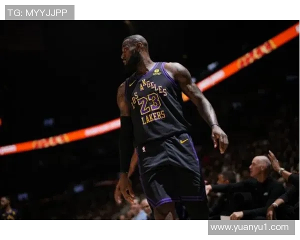 湖人对火箭激战正酣一场决定季后赛命运的关键对决即将上演