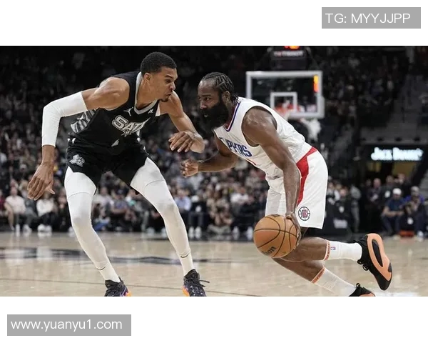 快船与马刺2018年12月14日精彩对决录像回顾与赛后分析